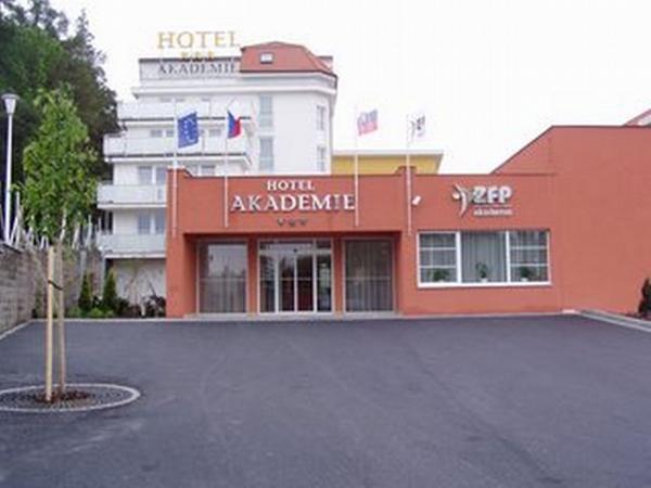 HOTEL AKADEMIE Naháč