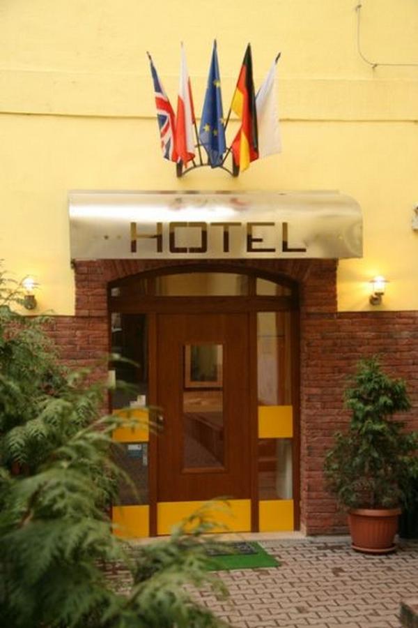 Hotel Adeba