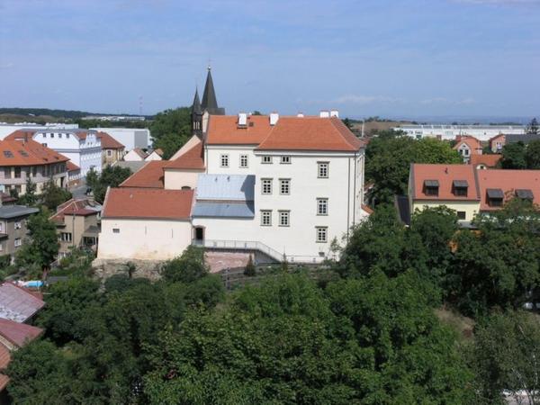 Chvalský zámek